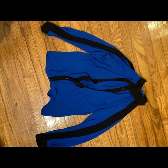 𝅺3/$30 Decree's Blouse - Blue Chiffon, Button-Down, Soft Feel - Picture 1 of 2